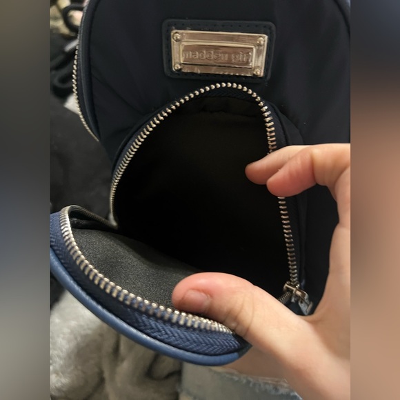 Madden Girl Navy sling purse - Picture 6 of 8